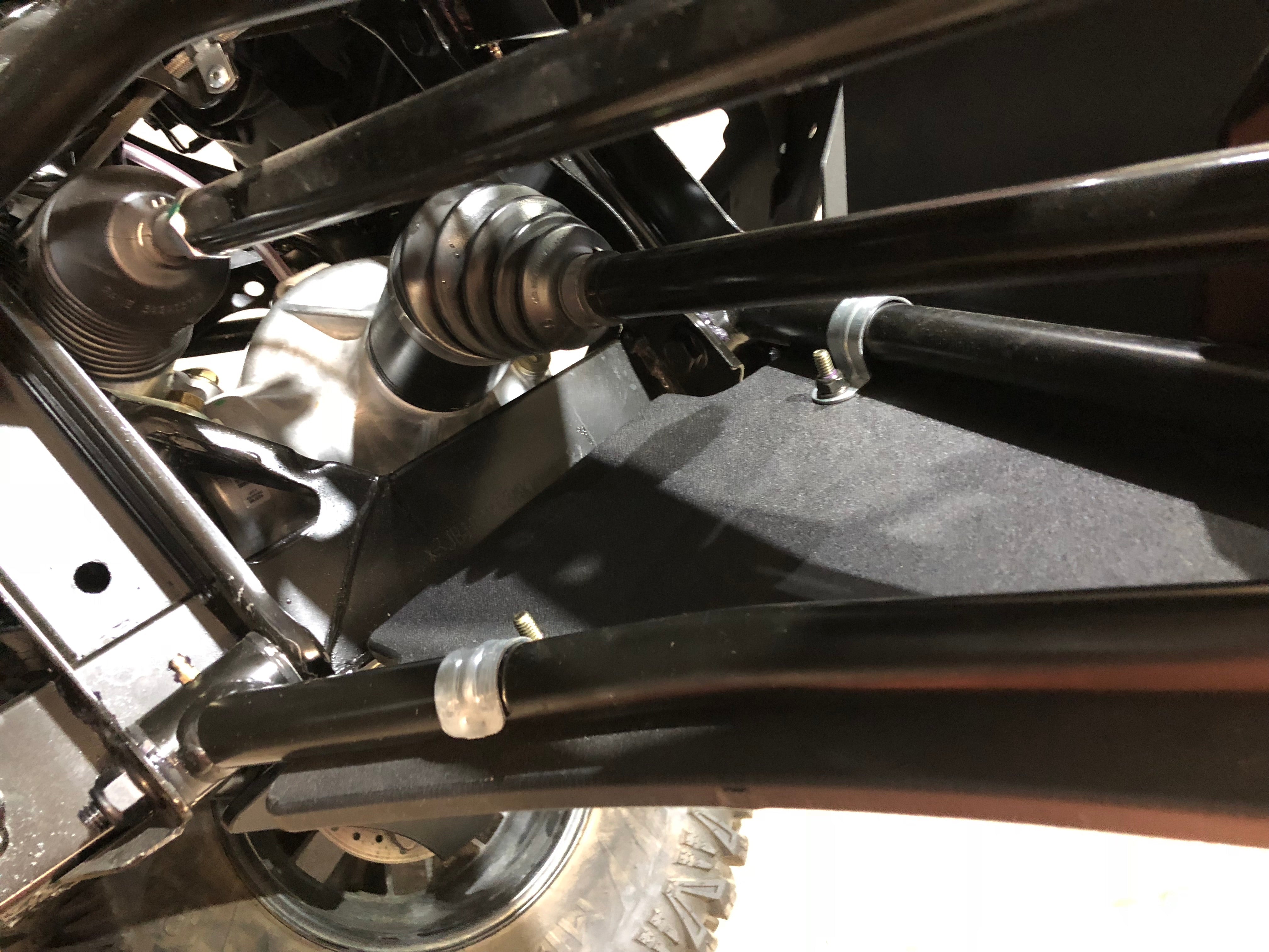 Trail Armor Can Am Maverick Sport, Maverick Sport DPS, Maverick Sport Max DPS, Commander DPS 1000, Commander Max DPS 1000, Commander DPS 700, Commander XT 700, Commander Max DPS 700, Commander Max XT 700 iMpact A-Arm Guards