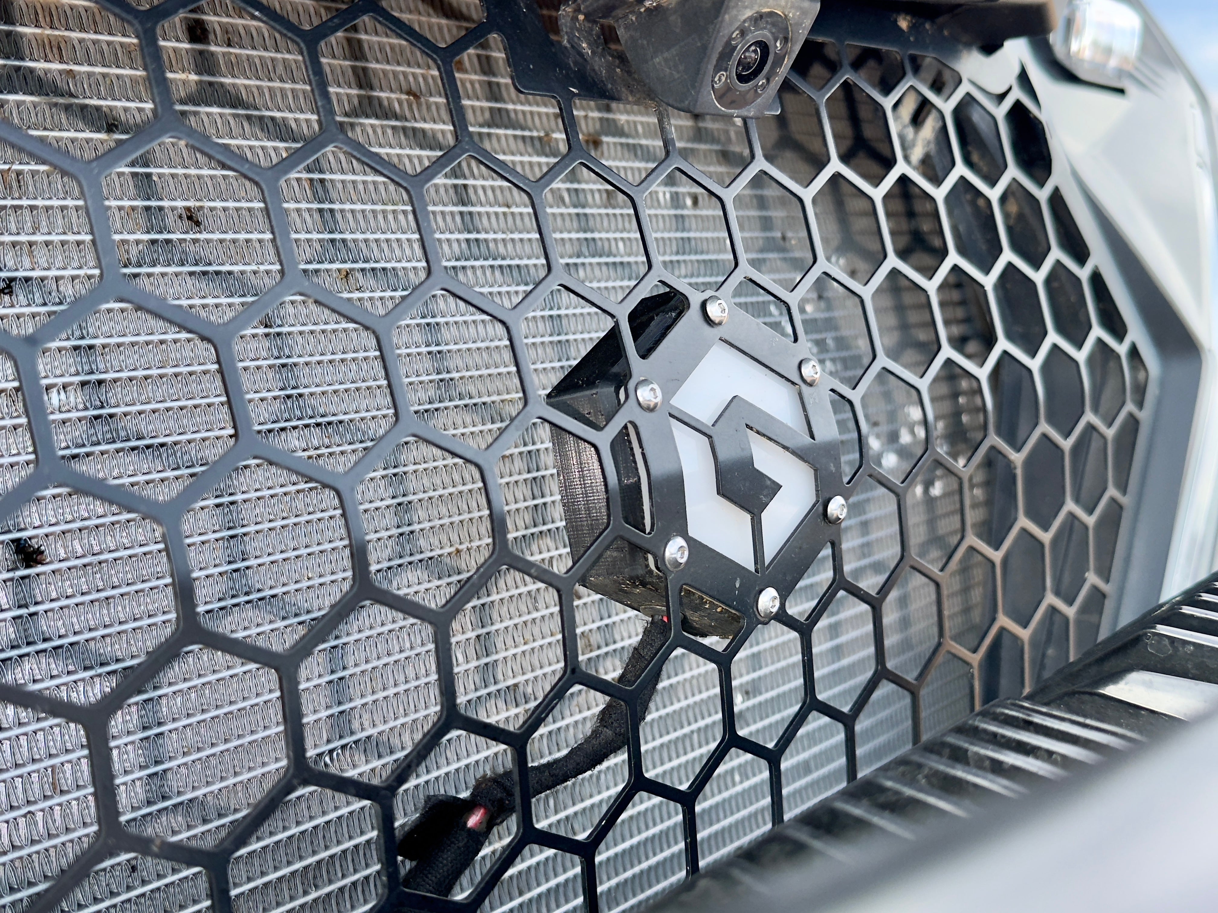 MAVERICK R GRILLE