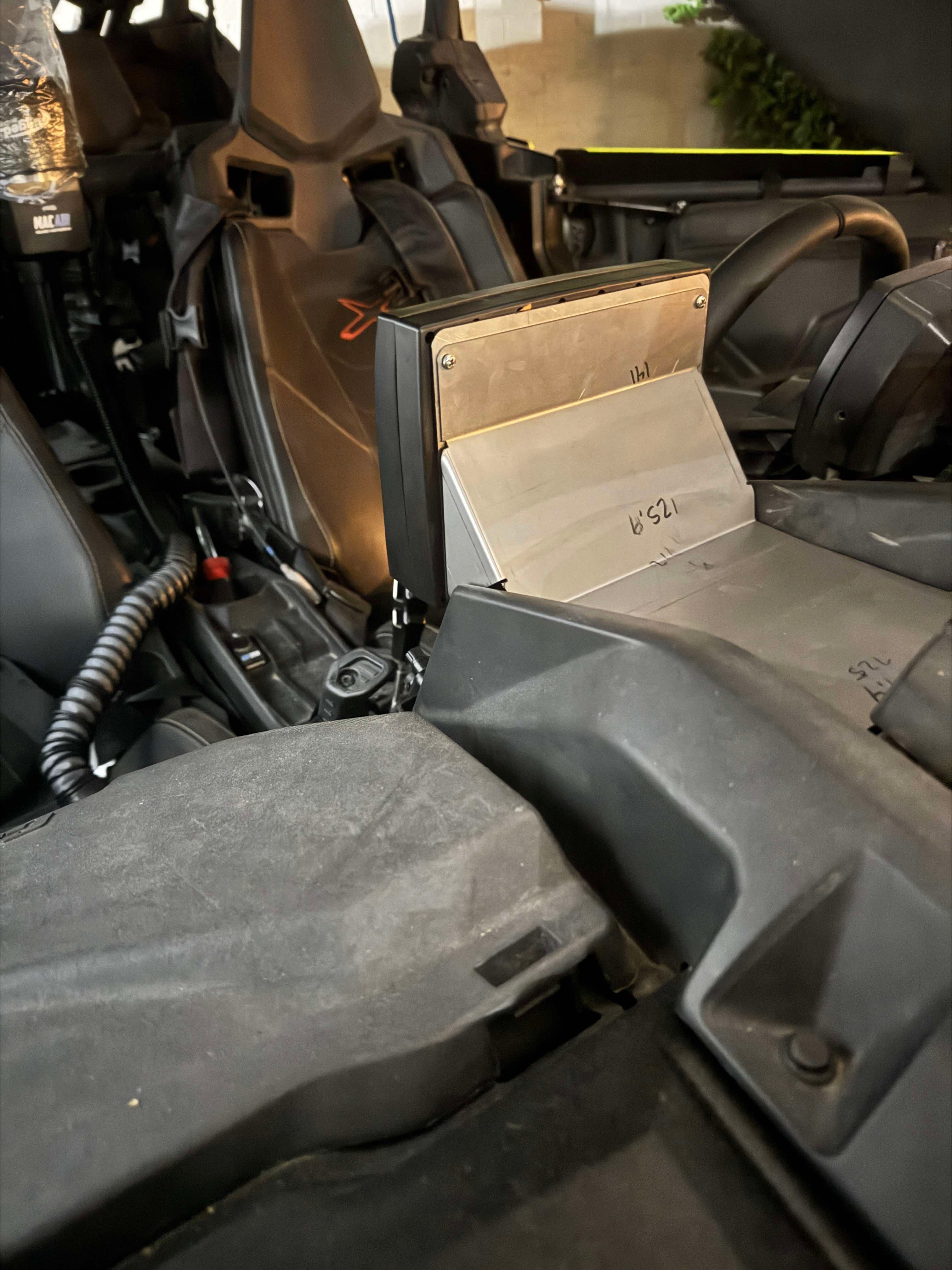 2017-2025 Can-Am X3 MB Quartz GMR7V1 Radio Mount