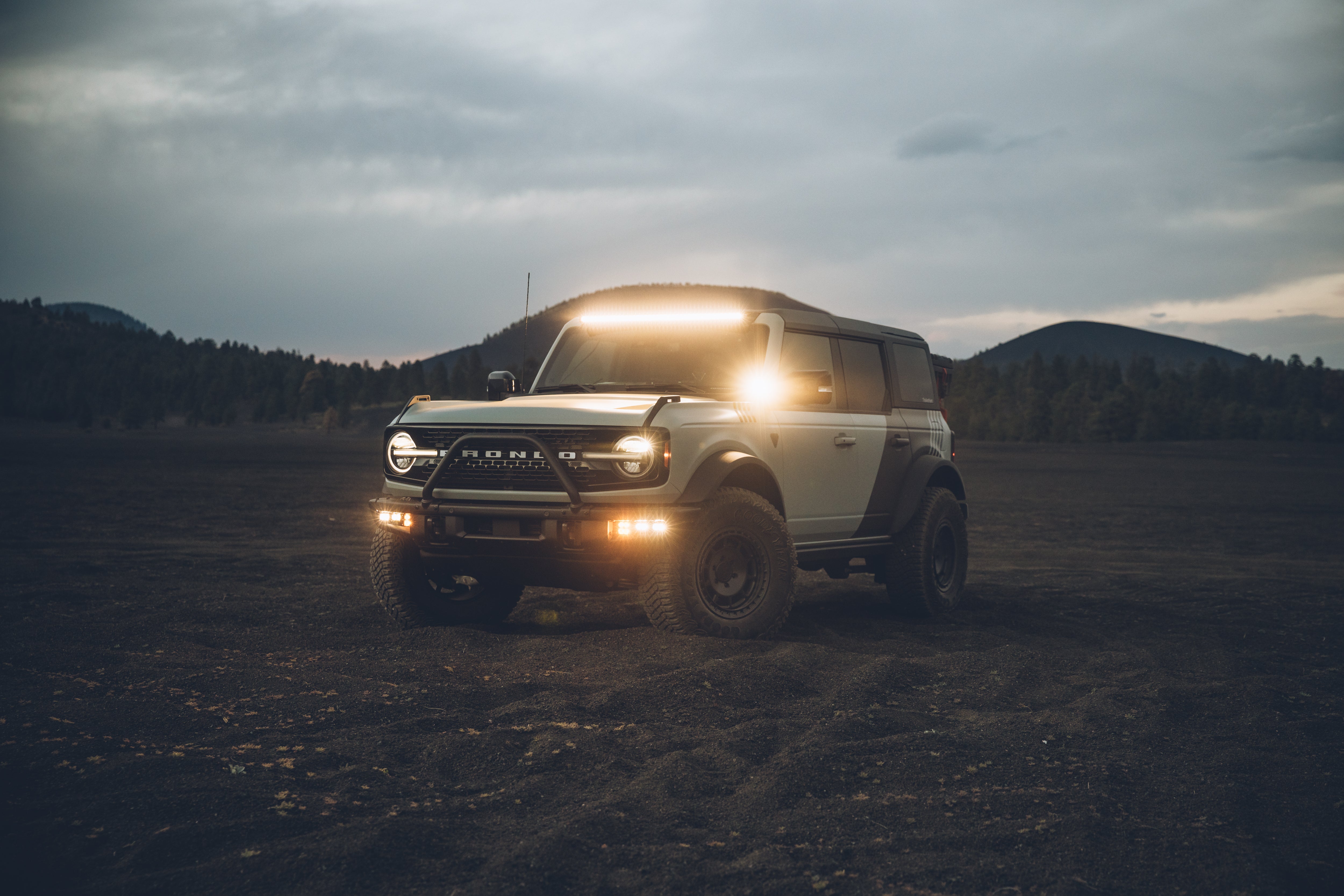 Ford Bronco - 40" Light Bar Roof Mount Kit