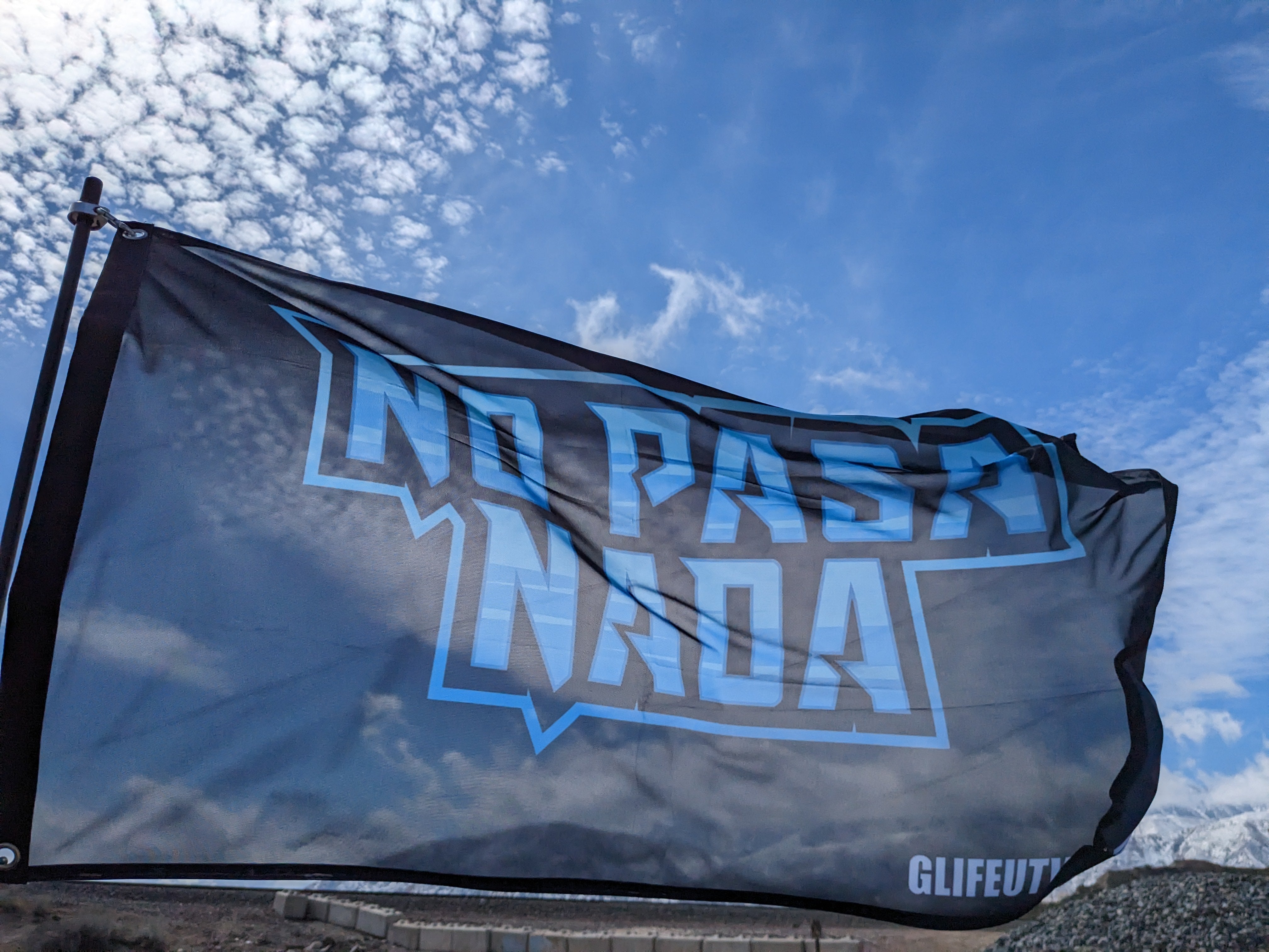 No Pasa Nada (Blue) - Whip Flag 2'x3'