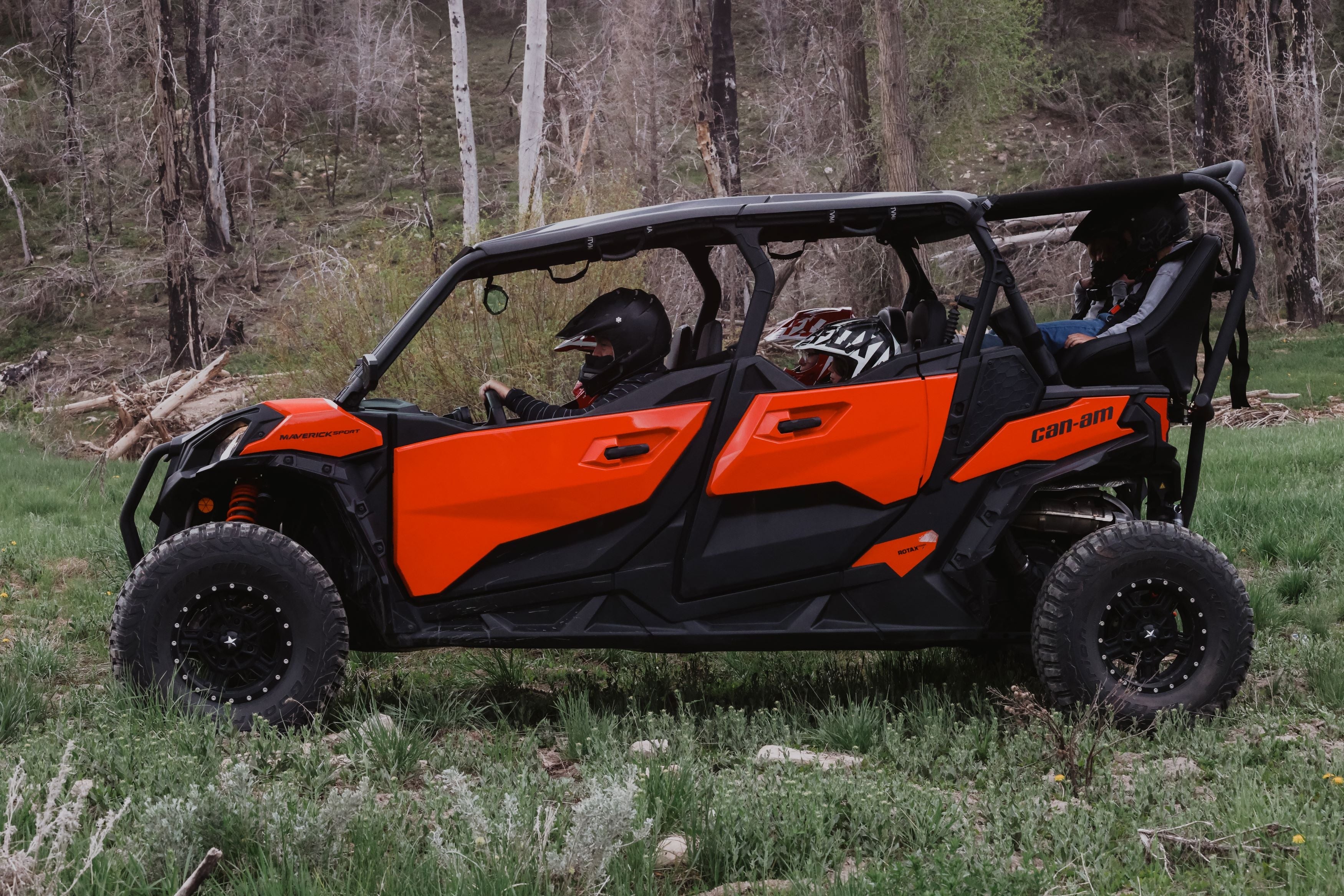 Maverick Sport Max Rear Bench with Harnesses (2019-2025)