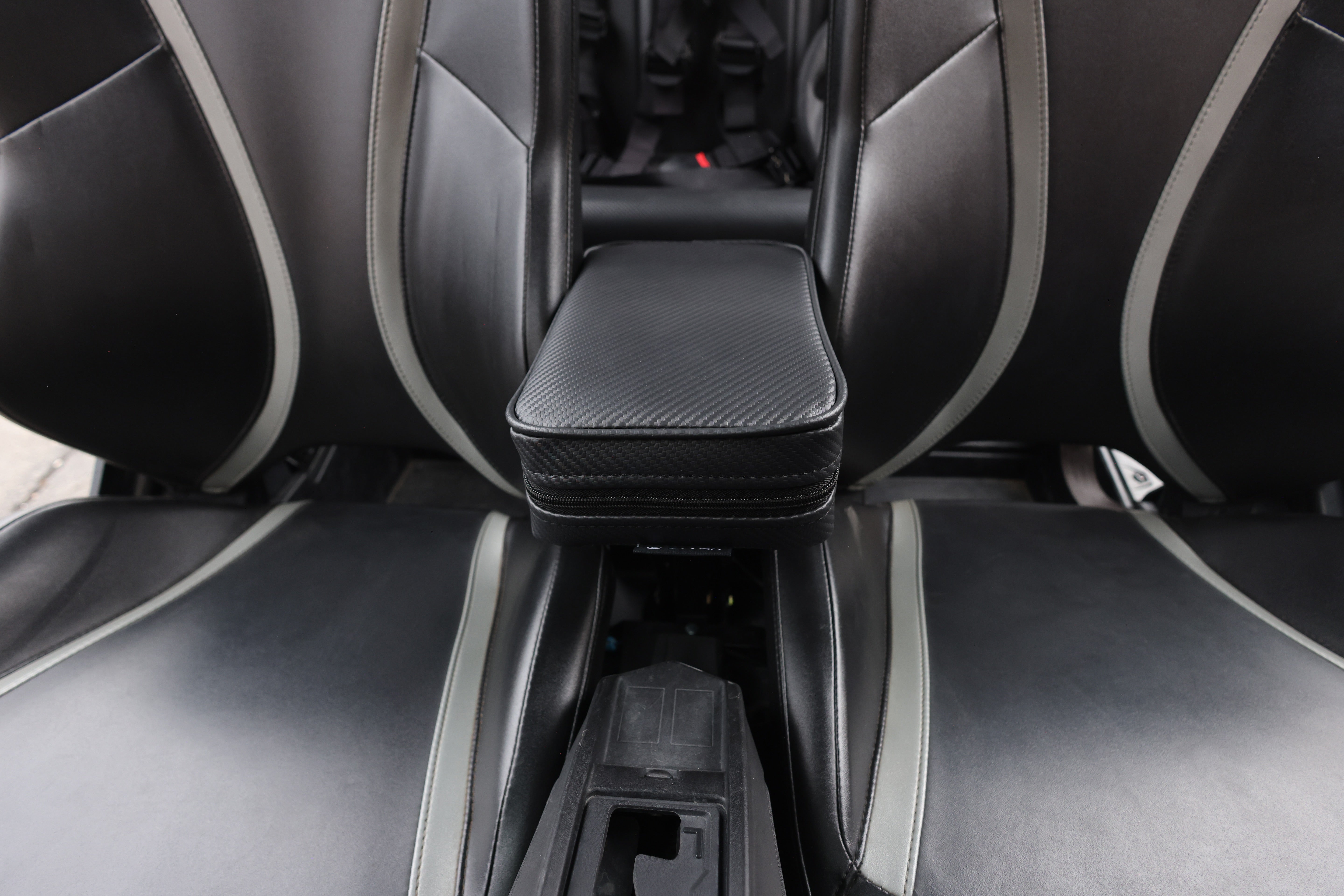 UTVMA Maverick R MAX Front or Rear Armrest with Bracket (2025)