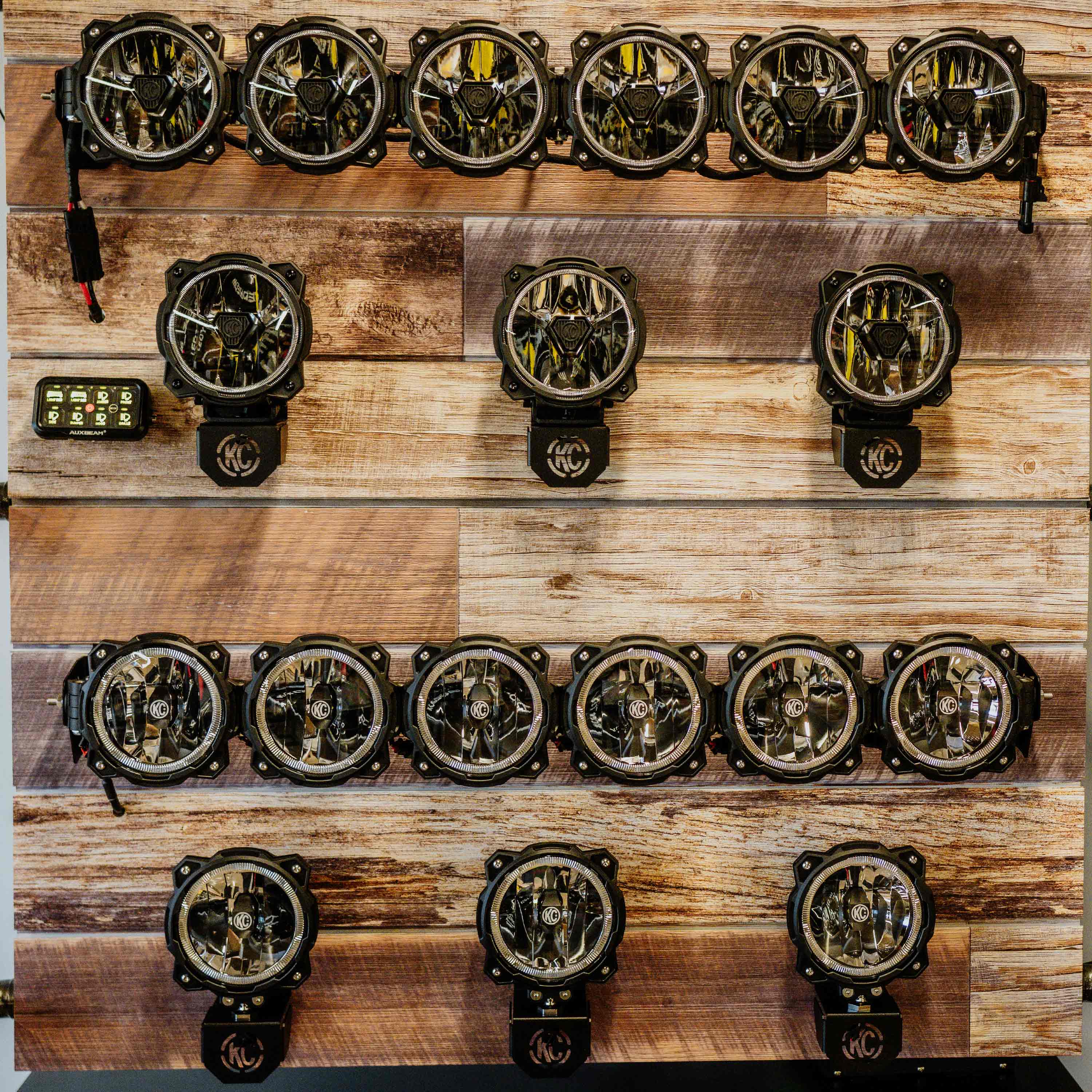 Slatwall Light Bar Mount - Single Bracket - #94103