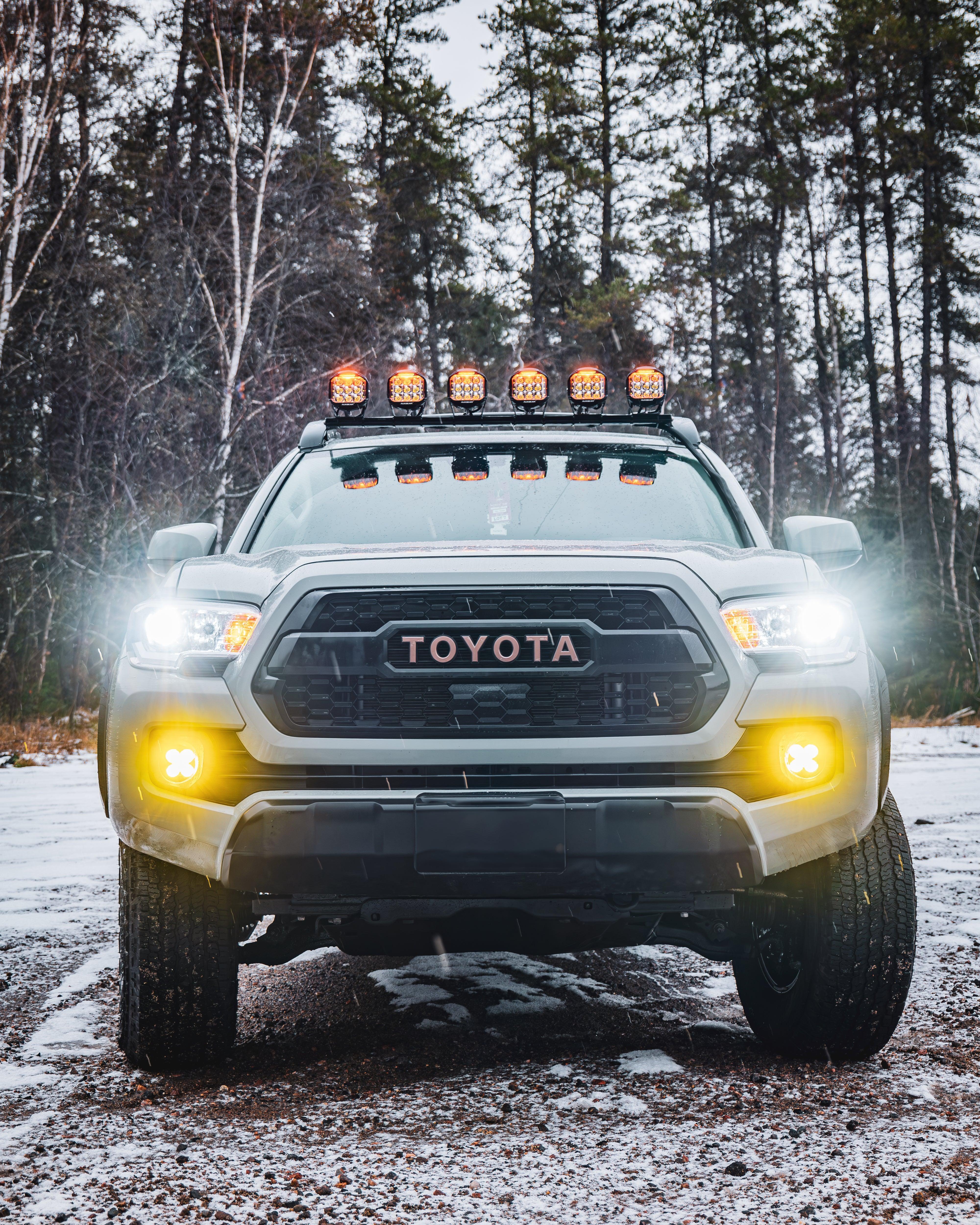 V-MAX Series | 4 Inch 92W 8960LM Spot Beam Side Shooter LED Round Pod Lights with Amber DRL