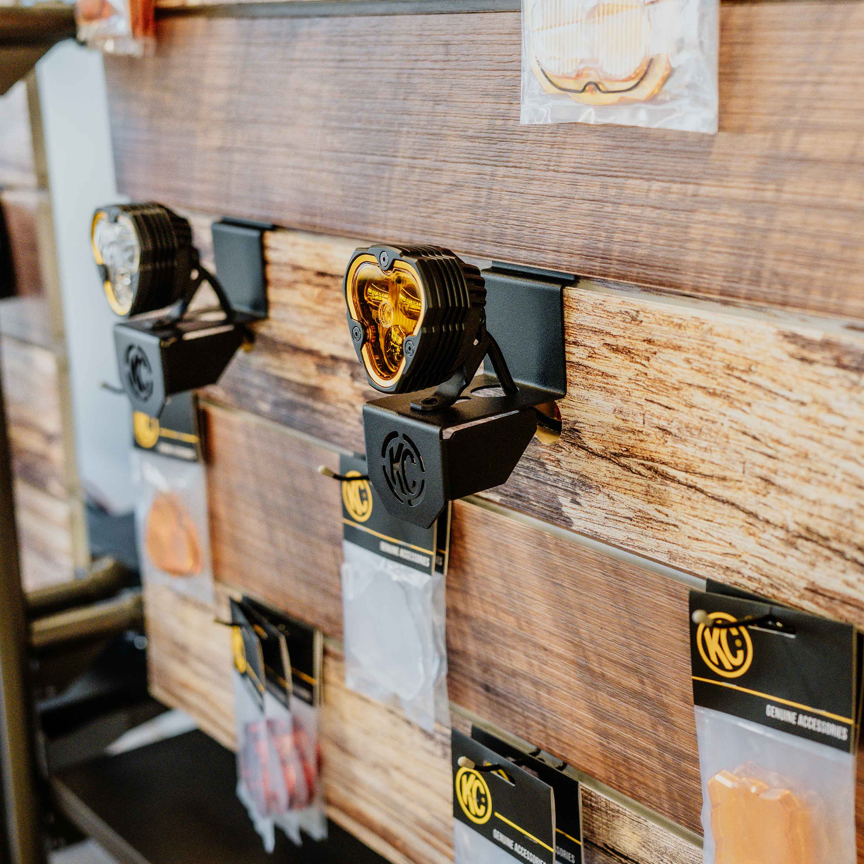 Slatwall Light Bar Mount - Single Bracket - #94103