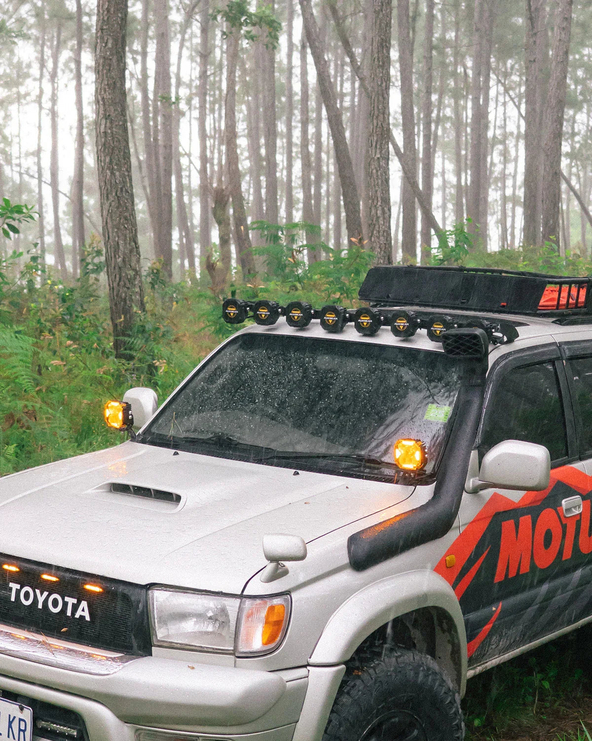 CUBE-Z Series 4 Inch LED Pod Lights Off Road Lights with White DRL & Amber Turn Signal Lights