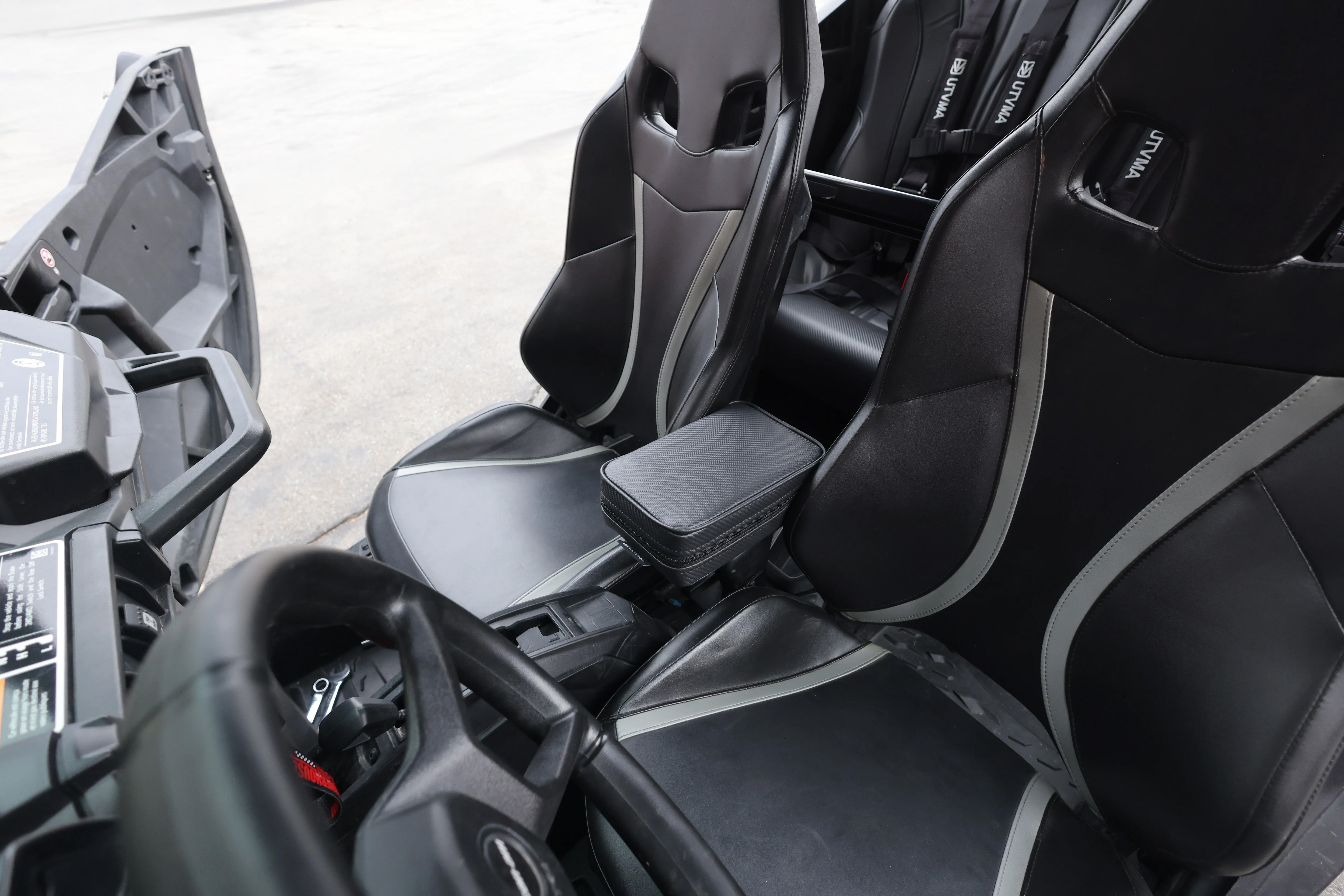 UTVMA Maverick R MAX Front or Rear Armrest with Bracket (2025+)