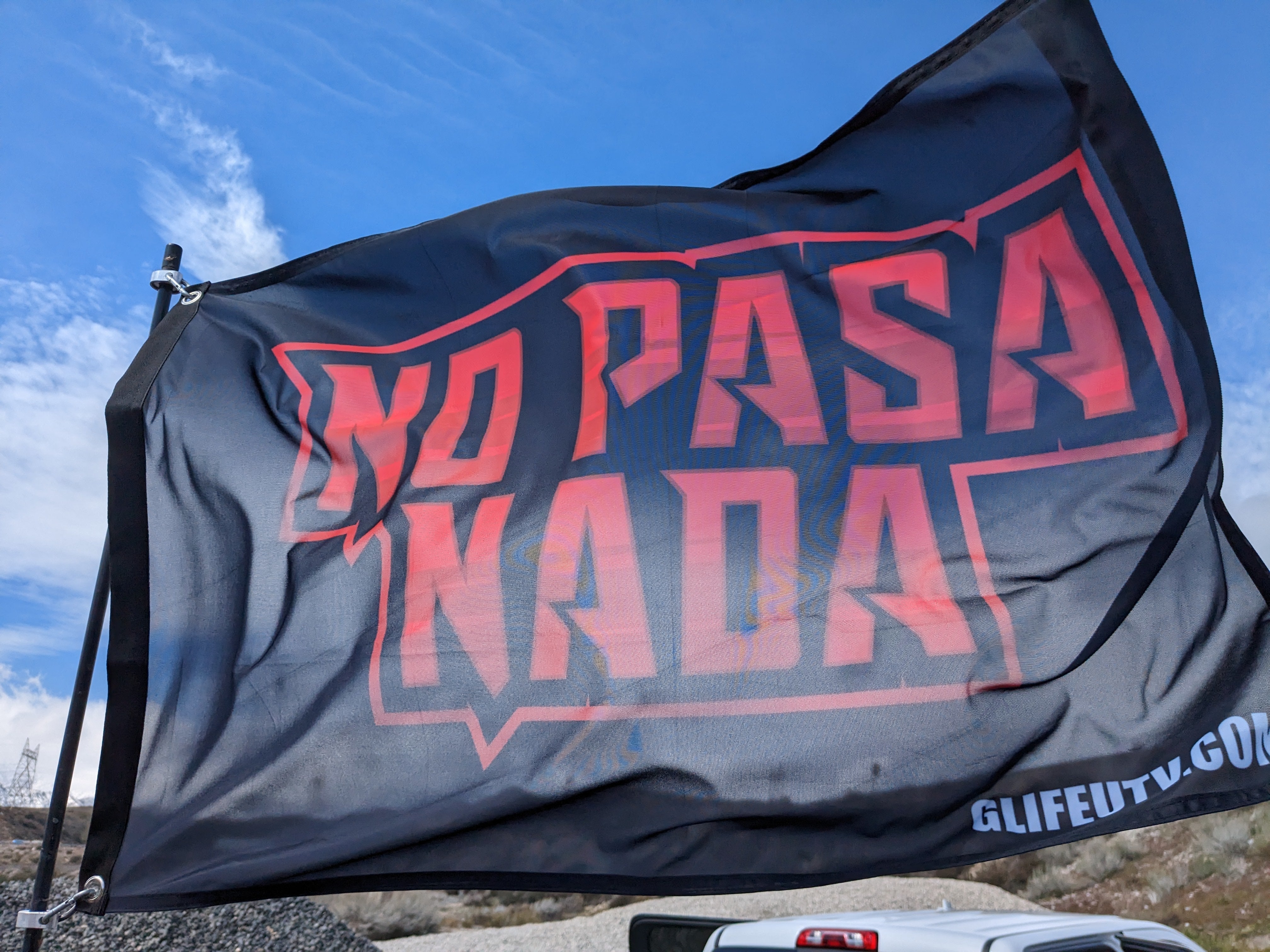 No Pasa Nada (Red) Whip Flag 2'x3'