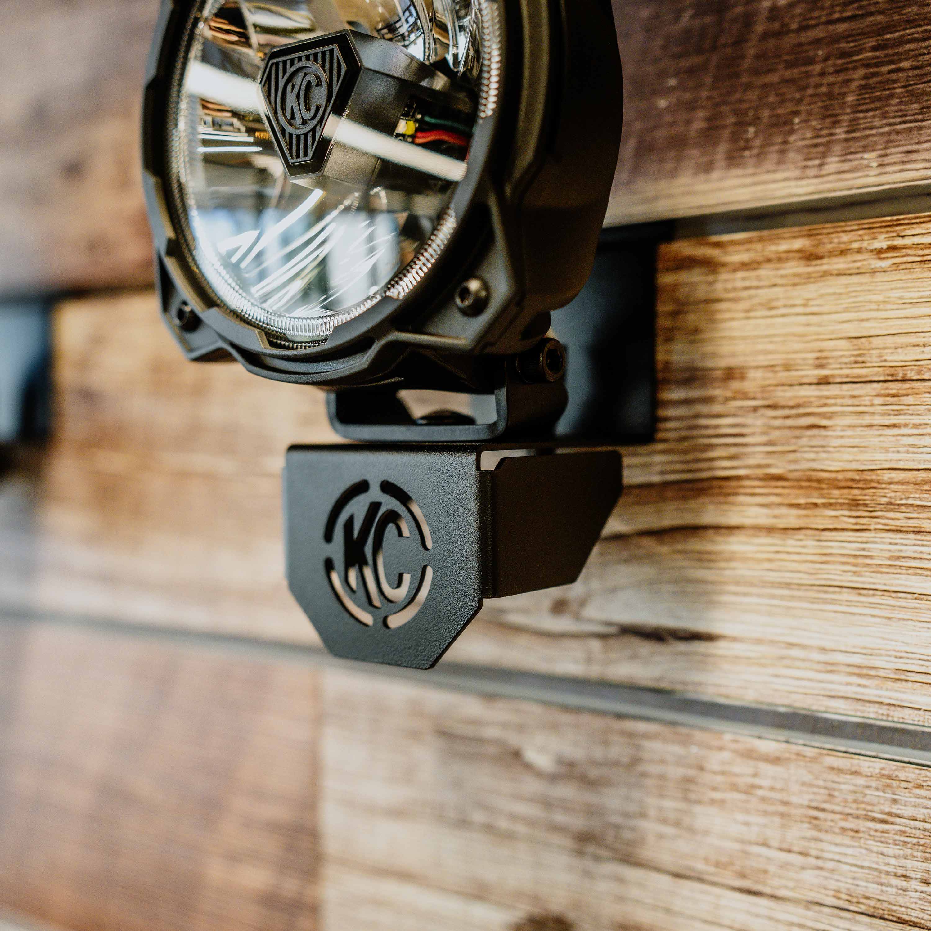 Slatwall Light Bar Mount - Single Bracket - #94103