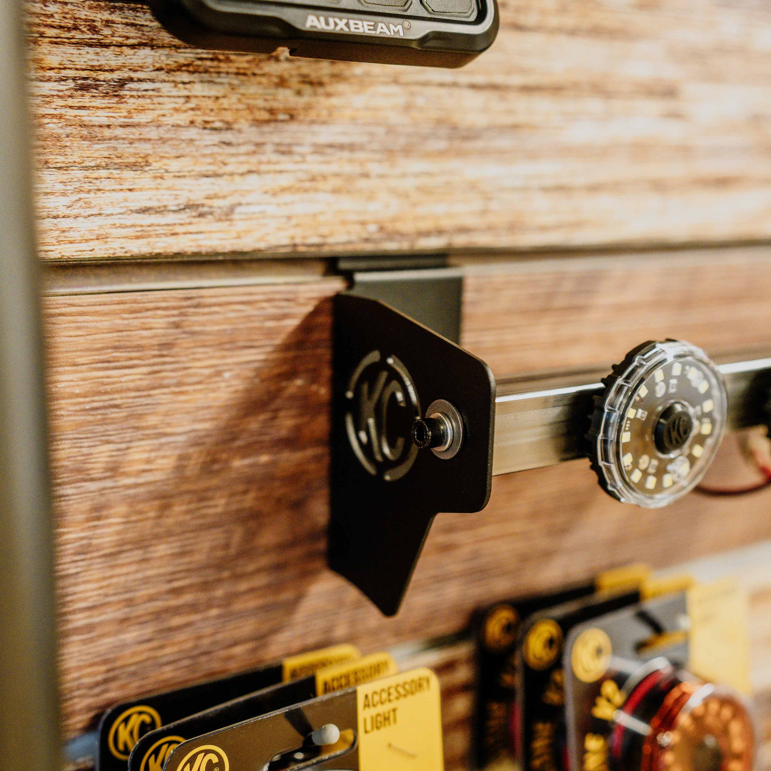 Slatwall Light Bar Mount - Bracket Set - #94102