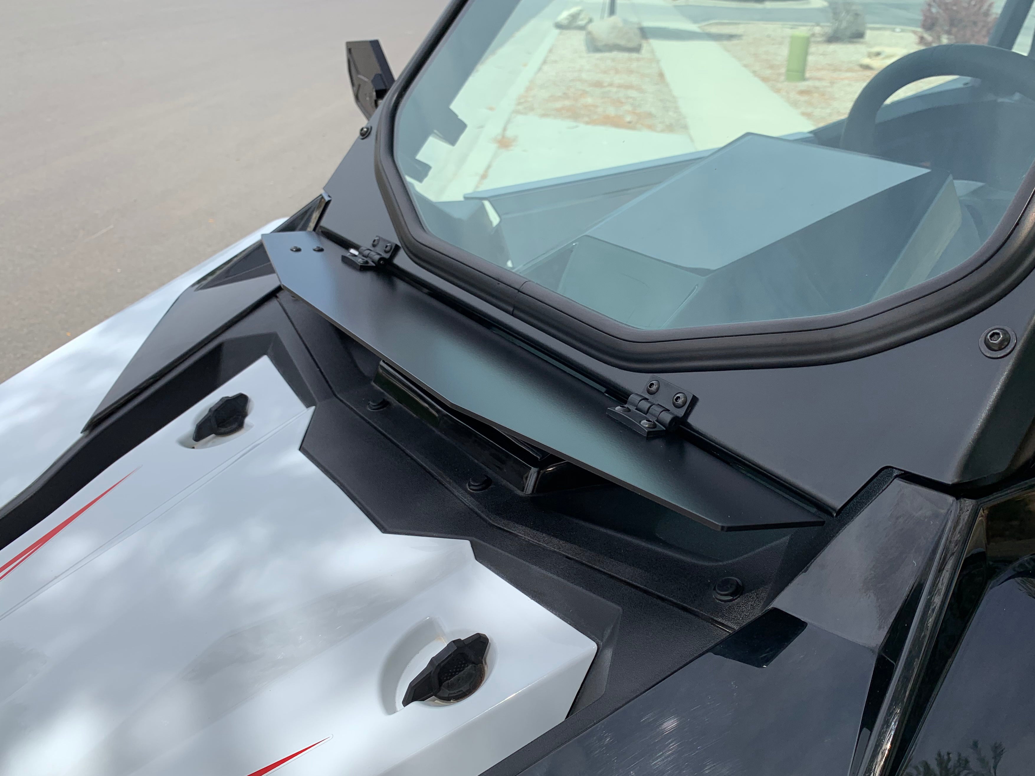 Polaris RS1 Glass Windshield with Vent and Wiper