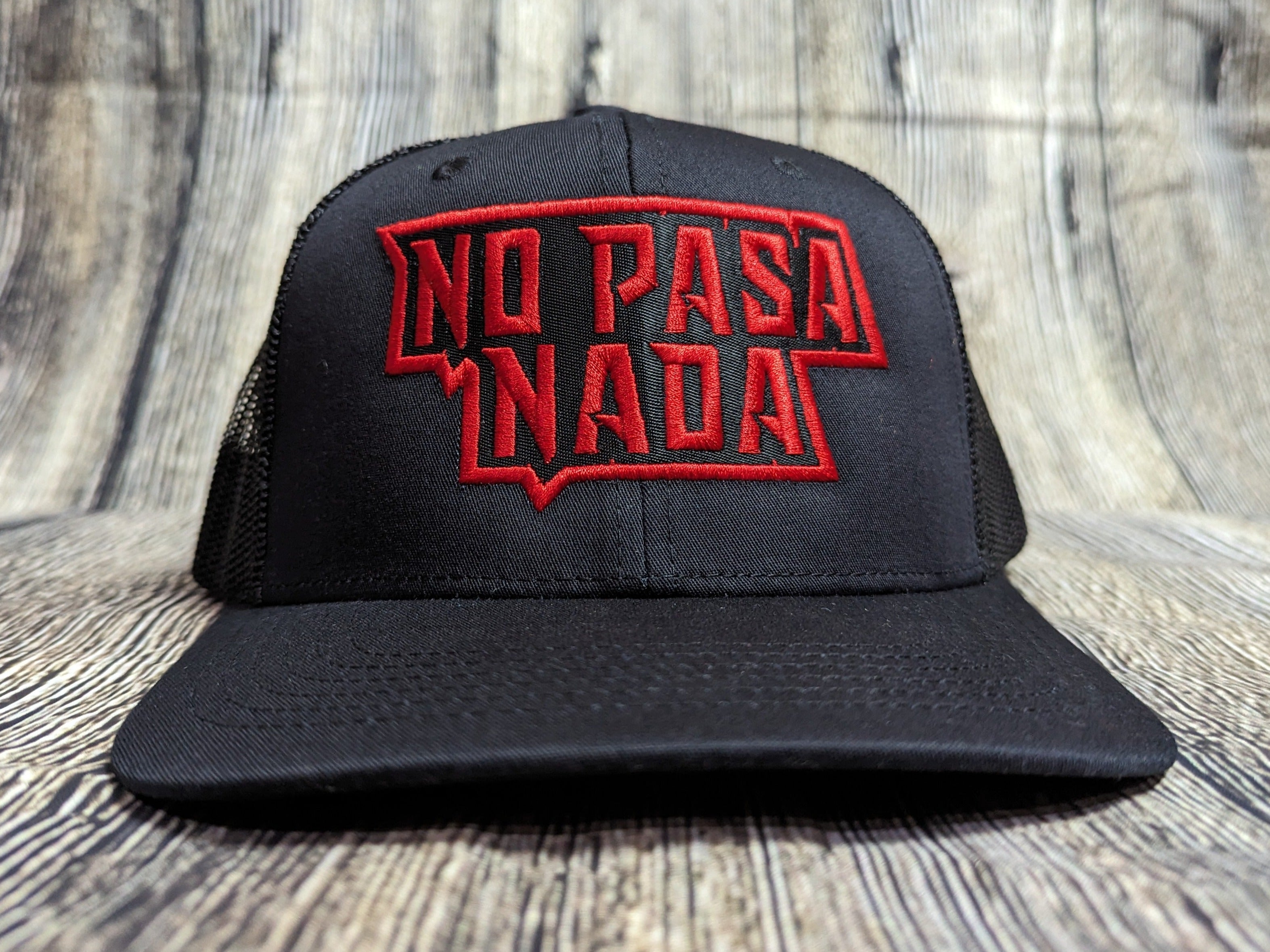 No Pasa Nada Red - Snapback Mesh Hat - Curved Bill